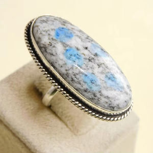 Bague ovale en argent sterling faite à la main avec rubis et zoisite fendu, cadeau unique pour femmes et filles - Product Image 1