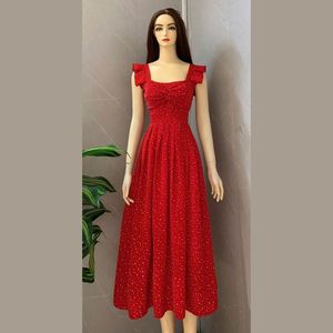 ราคาที่ดีที่สุดชุดเดรสลายดอกไม้หรูหรา & ลายตายสำหรับผู้หญิงสมัยใหม่-เหมาะสำหรับใส่ทำงานนอกสถานที่ลำลองและโอกาสพิเศษจากเวียดนาม - Product Image 4