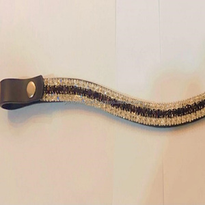 หนังอานม้าสีดำแบบพรีเมี่ยมคุณภาพสูงทรงคลื่น5แถวสีม่วงและสีเงินประดับคริสตัลเพชรเพชรสายหนังม้าส่องแสงเป็นประกายวิบวับ - Product Image 6