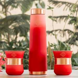 Elegante y Moderno Juego de Bebidas de Cobre Puro de 1 Litro con Forma de Pirámide, 1 Botella y 2 Vasos para Oficina y Gimnasio, Taza de Escritorio Resistente - Product Image 2