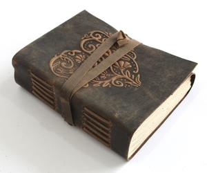 Journal intime d'affaires en cuir de buffle de luxe personnalisé avec cœur en relief avec cordes en cuir couture colonne vertébrale blanc sans doublure - Product Image 2