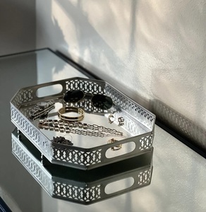 ถาดเครื่องประดับโลหะสไตล์วินเทจมีขอบหรูหราเหมาะสำหรับร้านขายของโบราณและโต๊ะเครื่องแป้งแบบคลาสสิก - Product Image 1