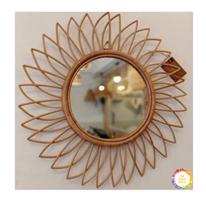 Espejo de ratán con acento de pared de inspiración vintage, perfecto para decoración de dormitorio, pasillo o cafetería, hecho a mano en Vietnam - Product Image 4