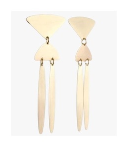 ต่างหูโลหะที่โดดเด่นไม่เหมือนใครพร้อมลวดลายที่ประณีตสำหรับผู้หญิงที่มีสไตล์ที่ชื่นชอบเครื่องประดับที่ได้แรงบันดาลใจจากวินเทจ - Product Image 1