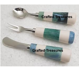 Ensemble de 3 couteaux à fromage à lame en acier inoxydable de haute qualité Ensemble de couverts à poignée en résine créative colorée de luxe - Product Image 3