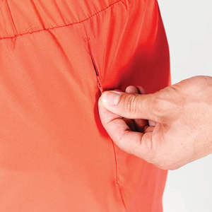 Pantalones cortos 2 en 1 de 5 pulgadas con bolsillos, tejido ligero elástico que absorbe la humedad, 4 vías - Product Image 6
