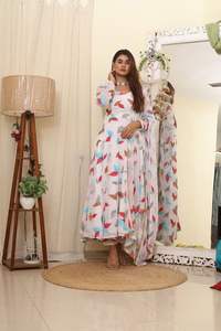 Georgette Anarkali ชุดราตรียาวสำหรับผู้หญิงขายดีสไตล์อินเดียดั้งเดิมงานแต่งงานแบบธรรมชาติรูปแบบการทำงาน - Product Image 2