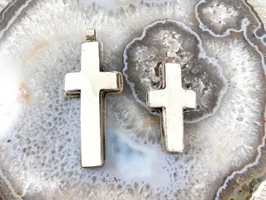 Colgante de hueso de búfalo y camello clásico hecho a mano, colgantes cruzados de hueso cortados a mano únicos para cristianos y católicos, Ágata - Product Image 6