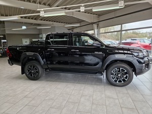 Toyota Hilux 2024 automatique avec sièges en cuir et toit ouvrant à vendre - Product Image 6