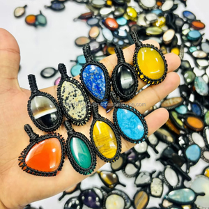 Colgante de macramé hecho a mano con 100% cabujones de mezcla natural piedras preciosas sueltas en un lote mixto - Product Image 1