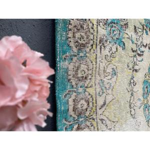 Alfombra Turca Grande de 5.6x9.7 pies, Alfombra de Lana Vintage con Borde Azul - Product Image 4