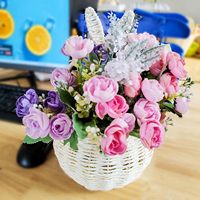 Trendiger Osterkorb in Hasenform, handgewebt in Vietnam, für stilvolle Heimdekoration und elegantes Servieren von Blumen und Süßigkeiten