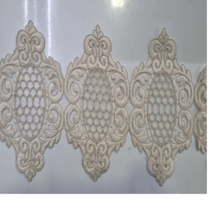 Cintas y cordones bordados a máquina con patrones de corte de color blanco hechos a medida en varios diseños y colores. - Product Image 1