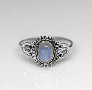 แหวนพลอยมูนสโตนทรงหลังเบี้ย925เครื่องประดับอัญมณีแฮนด์เมดเงินแท้สำหรับผู้หญิงสไตล์วินเทจที่หรูหรา - Product Image 1
