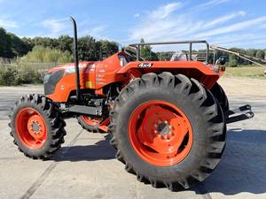 Tractor Cortacésped Kubota con Cargador Frontal y Retroexcavadora en Venta a Nivel Mundial con Envío Rápido - Product Image 2