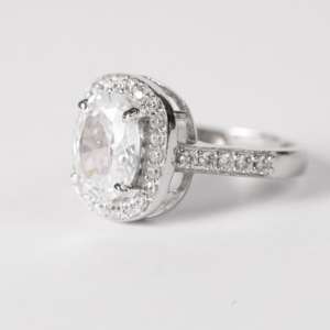 แหวนเงินรูปไข่โซลิแทร์ - Product Image 1