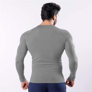 เสื้อคอมเพรสชั่นแขนยาวผู้ชาย ผ้าโพลีเอสเตอร์สั่งทำพิเศษ ระบายอากาศได้ดี เป็นมิตรกับสิ่งแวดล้อม เหมาะสำหรับออกกำลังกาย ฟิตเนส แห้งเร็ว - Product Image 2