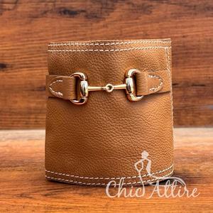 Nouveau bougeoir en cuir véritable enveloppé avec accent de mors de cheval en or bougeoir décoratif rustique ROUY pour la décoration de la maison et du bureau - Product Image 1