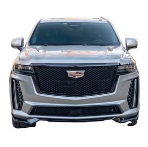Cadillac Escalade V ESV 2023 bien entretenue offrant une grande capacité de chargement et une capacité de remorquage allant jusqu'à 8 100 lb. - Product Image 1