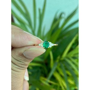 Bague en or 14 carats avec émeraude, élégante bague en diamant, pierre précieuse naturelle, bijoux fins, fournisseur en gros - Product Image 1