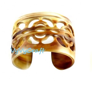 VC32 VyVyCrafts Ecológico Hecho a mano Moda Elegante Tamaño ajustable Brazalete de cuerno de búfalo para mujeres y hombres - Product Image 1