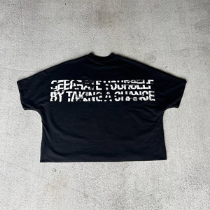 Boxy Hip Hop 300-GSM Drop Graphic Camisetas de peso pesado Lujo en blanco Algodón pesado Ropa de calle personalizada Camisetas DTG recortadas de gran tamaño - Product Image 3