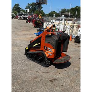 Cargadora Compacta SK600, Máquina de Trabajo Pesado - Product Image 2