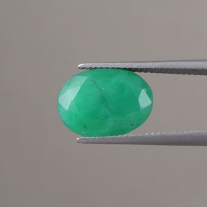 Émeraude naturelle en gros certifiée IGI, taille ovale de 6,04 carats, 14x11 mm, vert premium, traitement de cirage/huilage, 100 % naturelle pour - Product Image 1