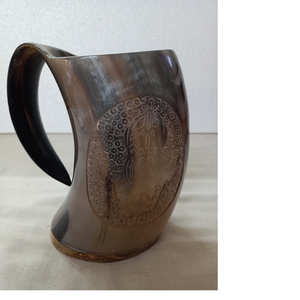 Tasses en corne personnalisées avec gravure disponibles en taille 500 ml, adaptées aux magasins de fournitures viking et à la revente - Product Image 1