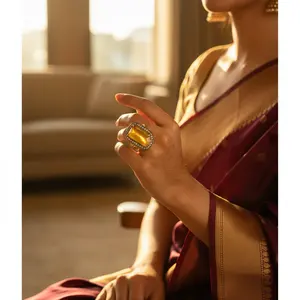 Anillo de Cóctel con Piedra Amarilla para Mujer, Ajustable, Chapado en Oro, Incrustaciones de Plata, Estilo Moderno con Acabado en Oro Rosa - Product Image 2