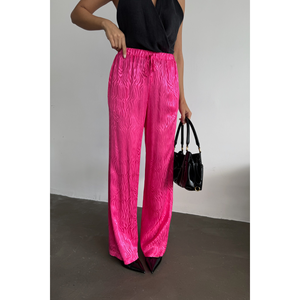 Pantalones de Mujer en Satén Jacquard Color Fucsia - Pantalones Elegantes - Product Image 4