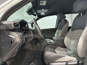 Toyota Tacoma SR5 2024 Súper Limpia, Doble Cabina, 4x4, Motor Automático, Asientos de Cuero - Product Image 2