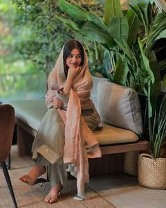 Vêtements de mariage indiens concepteur lourd Faux Georgette codage séquence brodé travail haut et Palazzo avec séquence travail Dupatta - Product Image 1