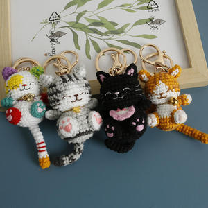 Pendentif chat fleur souriant super mignon fait main au crochet, porte-clés chat tissé à la main, ornement chat crocheté à la main - Product Image 3