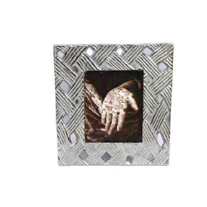 Ensemble de cadres de miroir en aluminium moderne avec finition durable, design intemporel, couleur et taille personnalisées pour des intérieurs élégants - Product Image 1