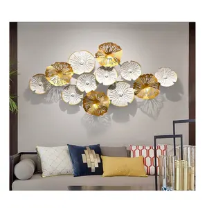 Handgemaakte Geschilderde Metalen Muurkunst Thuis Decoratieve Gouden Afwerking Bloemen Gevormd Binnen Aluminium Ijzeren Muur Opknoping Metalen Kunst