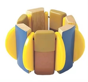 Pulsera gruesa de resina diseñada a medida para mujer - Product Image 1