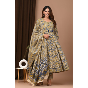 Compra conjunto Anarkali Kurti con motivos florales para Ropa Étnica moderna Compra conjuntos de vestidos Anarkali en satén suave para un look de alta moda - Product Image 5