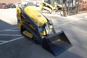 Alta calidad nuevo 2023 Wacker Neuson SM100 Mini Skid Steer con componente de rastrillo central - Product Image 5