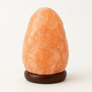 Lampe au sel rose himalayen pur sculptée par des artisans qualifiés base en bois et lumière dimmable pour l'ambiance bien-être à la maison et au bureau - Product Image 4