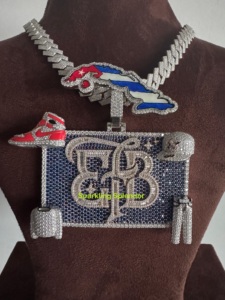 Pendentif en argent sterling 925 avec logo personnalisé avec VVS1 Moissanite diamant plaqué or chaîne cubaine glacée Style Hip Hop bijoux pour hommes - Product Image 2