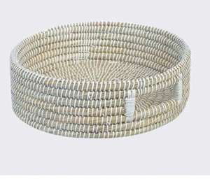 Grand panier de rangement décoratif en jonc de mer fait à la main avec poignées en anneau Organisateur tissé pour le rangement des enfants - Product Image 1