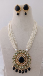 Ensemble de collier Kundan multi-brins Royal Ruby Lotus avec design personnalisable en laiton lourd et pierre de perle montrent l'élégance royale - Product Image 5