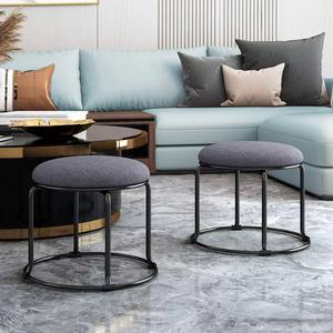 Superbe plaisir tactile de la douceur du velours qui s'accorde parfaitement avec la sophistication moderne de l'acier brossé, fantastique ottoman. - Product Image 5