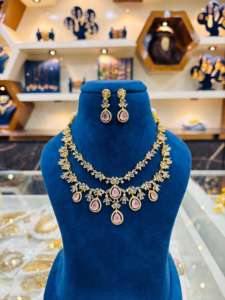 Conjunto de collar de diamantes de circón de doble capa de diseñador con pendientes conjunto de collar con acabado dorado CZ diamante para boda para mujer - Product Image 5