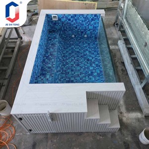 Piscine conteneurisée sur mesure, piscine extérieure préfabriquée avec système de filtration, solution plug and play - Product Image 1