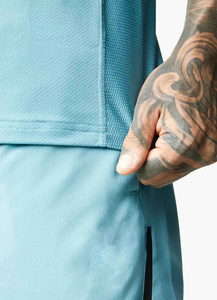 2025 hommes haute rue Shorts de sport nouvelle mode été couleurs unies bloc personnalisé coupe ample un sur trois Polyester court homme - Product Image 3