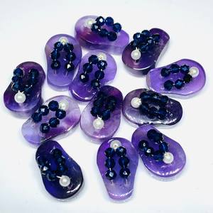 รองเท้าแตะอเมทิสต์ธรรมชาติ1คู่รองเท้าแตะอัญมณีแกะสลักด้วยมือเครื่องรางอัญมณีแกะสลักทรงหลวมหินอเมทิสต์ - Product Image 1