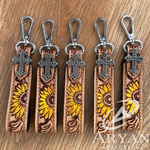 Custom Hot Selling Vintage Genuine Leather Keychain Personalized Fashion Durable Hand Tooled Leather <b>Keyring</b> Wristlet Key Chains - Product Image 1