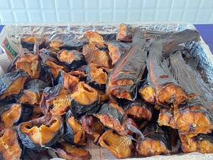 Prix d'usine, haute qualité, poisson-chat séché entier et en morceaux, approvisionnement en vrac, poisson-chat fumé séché au soleil pour le marché d'exportation - Product Image 6